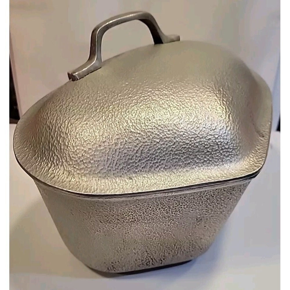Silver Seal Hammered Aluminum Triangle Pan with Lid Vintage 1930s
